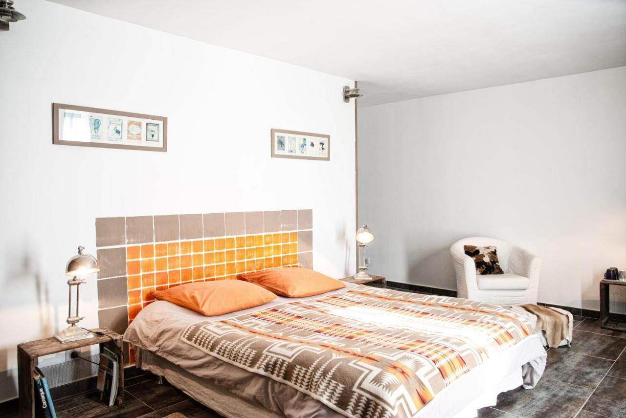 Mas De Bouvet En Camargue Bed & Breakfast Albaron Bagian luar foto