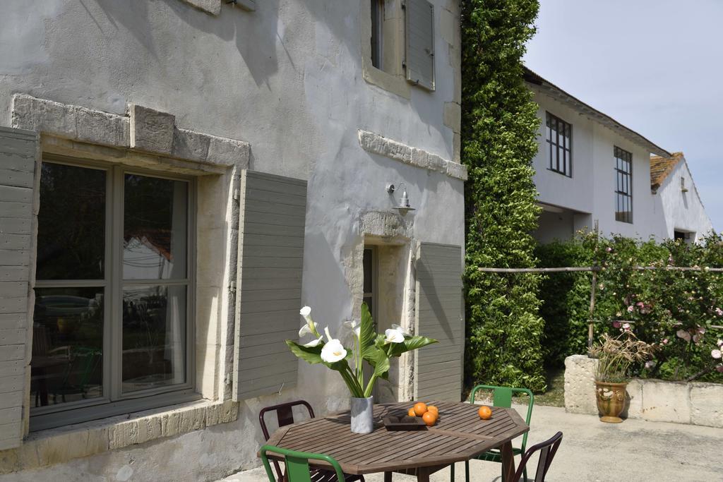 Mas De Bouvet En Camargue Bed & Breakfast Albaron Bagian luar foto
