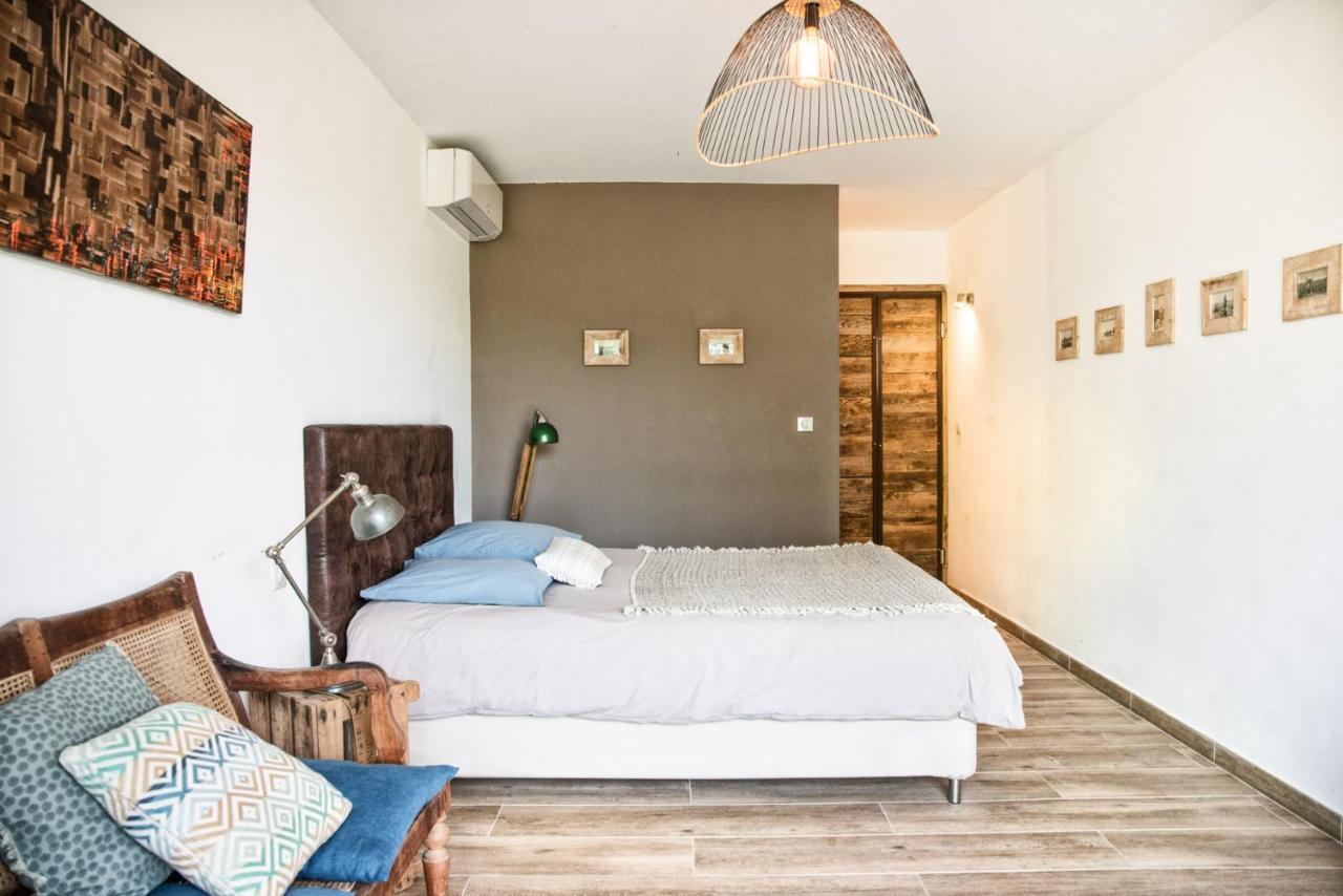 Mas De Bouvet En Camargue Bed & Breakfast Albaron Bagian luar foto