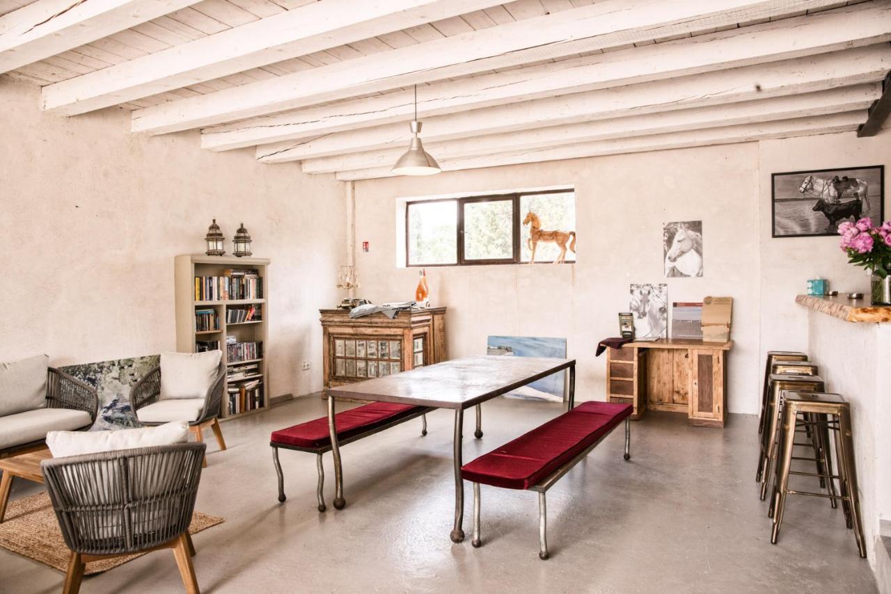 Mas De Bouvet En Camargue Bed & Breakfast Albaron Bagian luar foto
