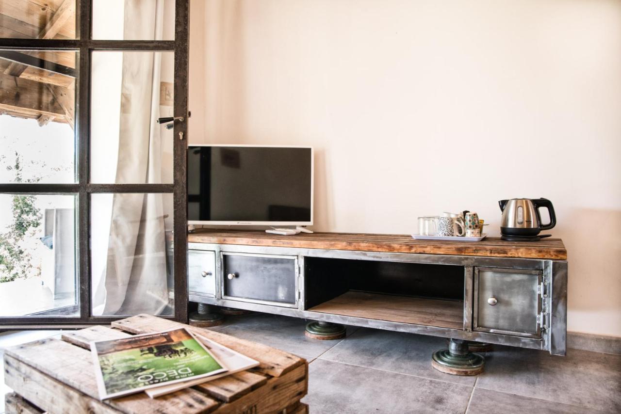 Mas De Bouvet En Camargue Bed & Breakfast Albaron Bagian luar foto